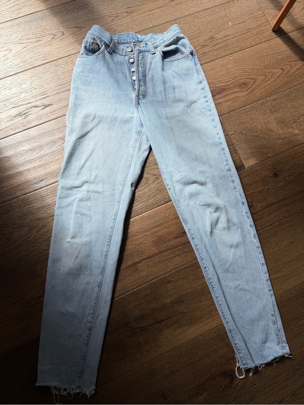 Vintage Levi’s Light Wash High-Rise Women’s Jeans